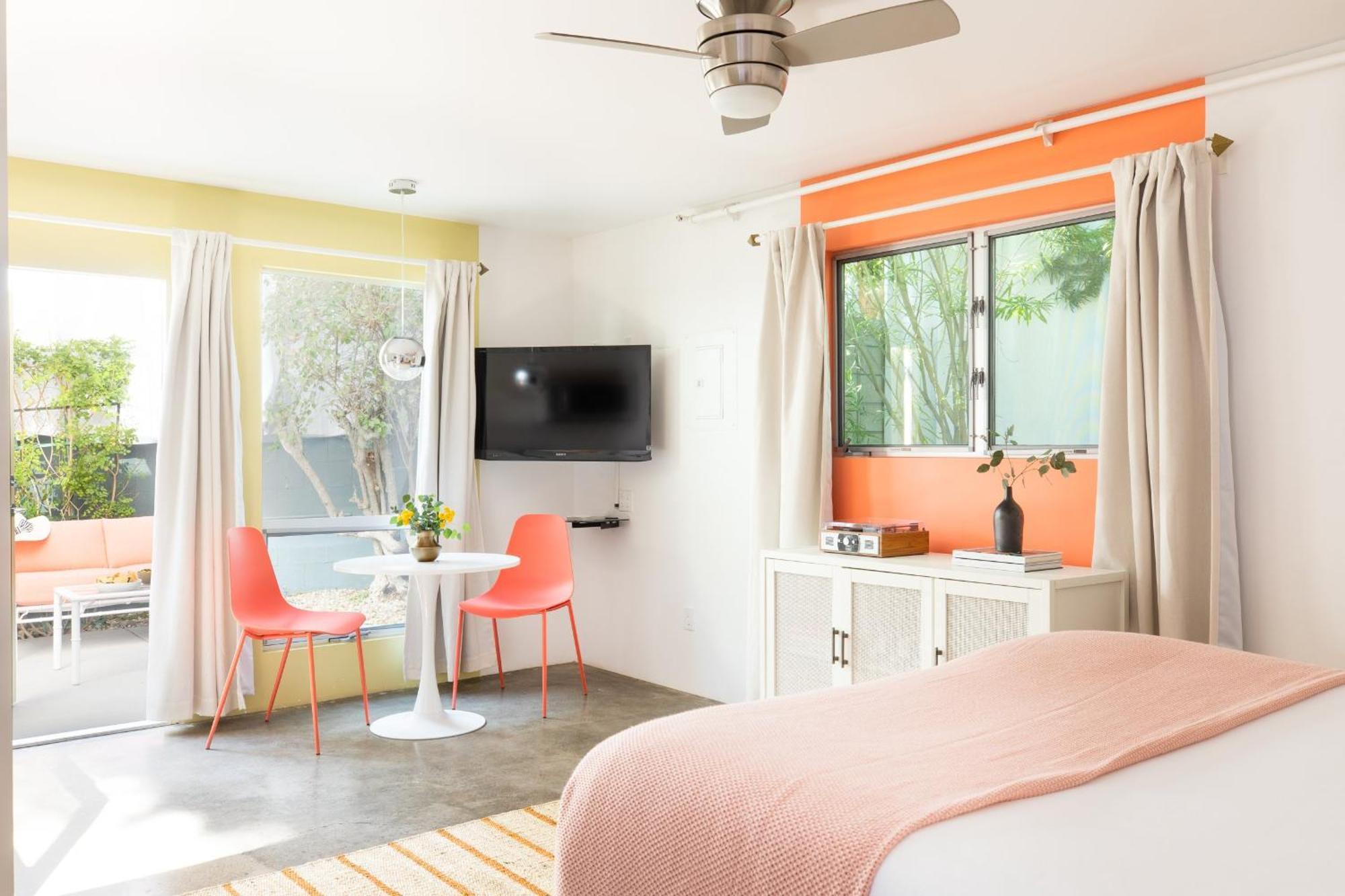 The Wesley Hotel By Avantstay Retro Spacious W Bbq Pool Spa Palm Springs Exterior photo