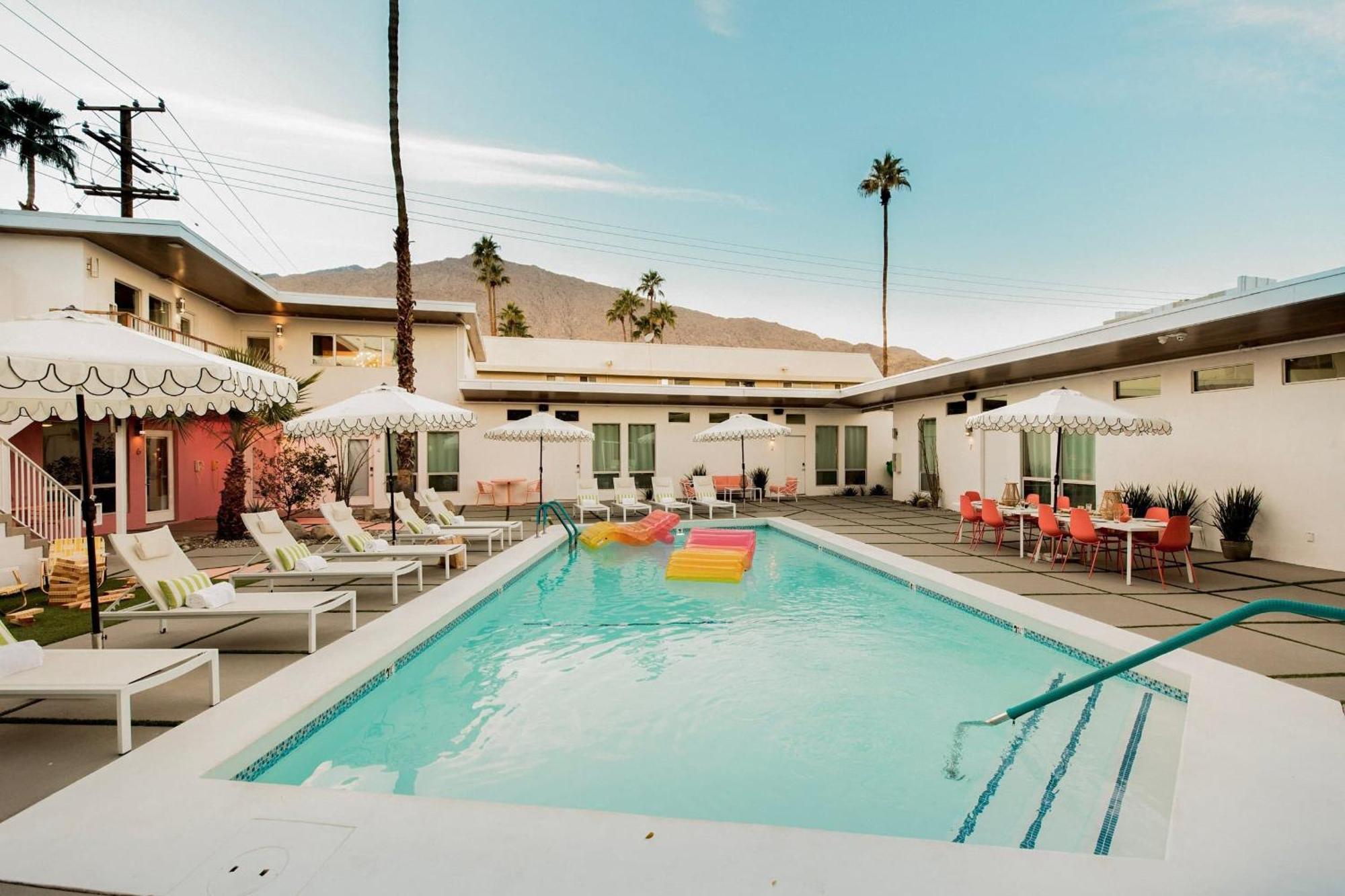 The Wesley Hotel By Avantstay Retro Spacious W Bbq Pool Spa Palm Springs Exterior photo