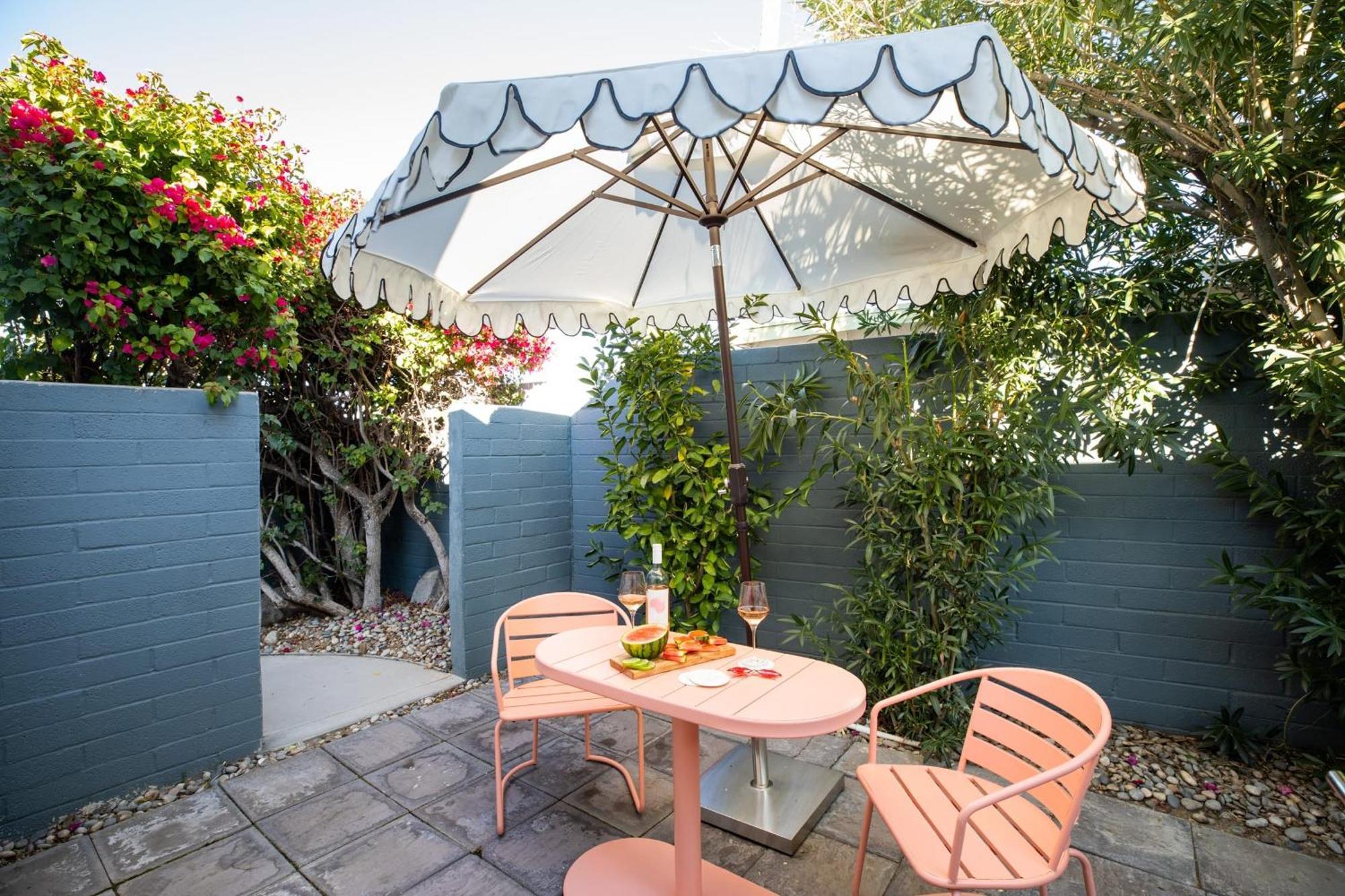 The Wesley Hotel By Avantstay Retro Spacious W Bbq Pool Spa Palm Springs Exterior photo